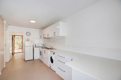 West Beach Lagoon 206 Great Value - Internet Find 11