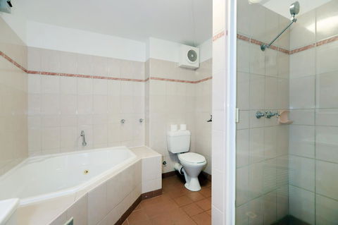 West Beach Lagoon 206 Great Value - Internet Find 8