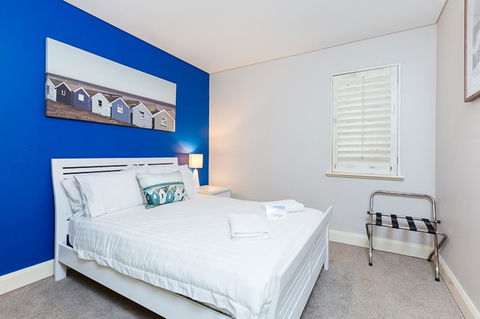 The White Pearl Penthouse - Internet Find 11