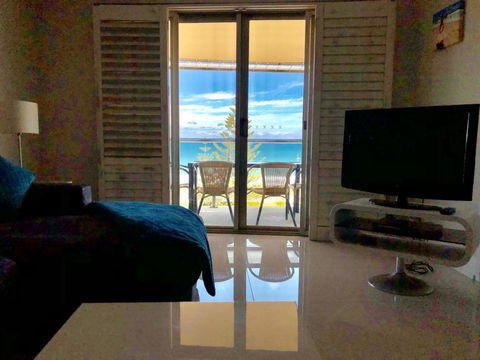 The White Pearl Penthouse - Internet Find 5