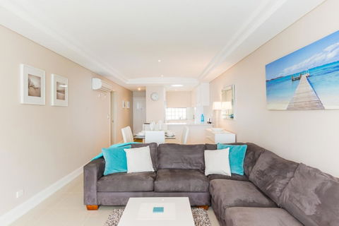 The White Pearl Penthouse - Internet Find 12
