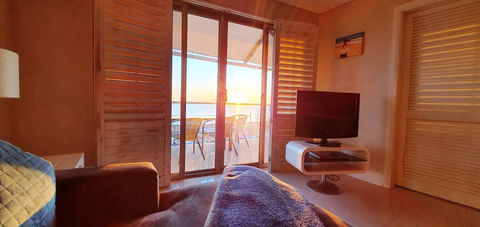 The White Pearl Penthouse - Internet Find 15