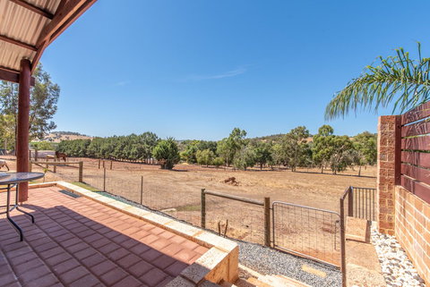 'Bindoon Valley Escape' Cottage - Internet Find 7