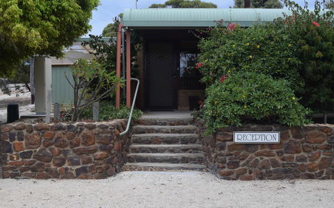 Hopetoun Motel & Chalet Village - Internet Find 9
