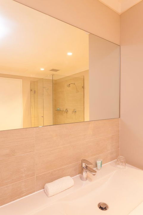 The Marina Hotel - Mindarie - Internet Find 13