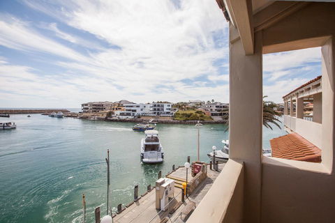The Marina Hotel - Mindarie - Internet Find 2