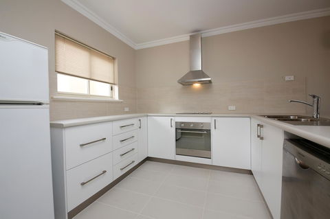 The Marina Hotel - Mindarie - Internet Find 8
