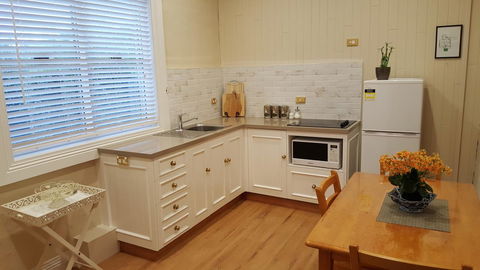 Arendon Cottage - Internet Find 4