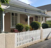 Arendon Cottage - Internet Find