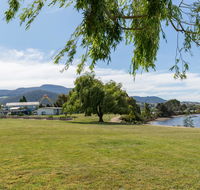 Riverfront Motel  Villas - Internet Find