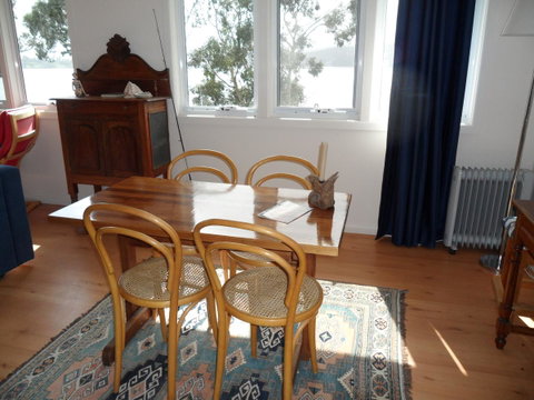 The Anchorage Waterfront Apartment - Internet Find 7
