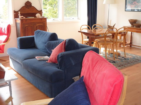 The Anchorage Waterfront Apartment - Internet Find 9