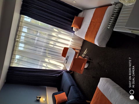 Waterfront Lodge Motel - Internet Find 5