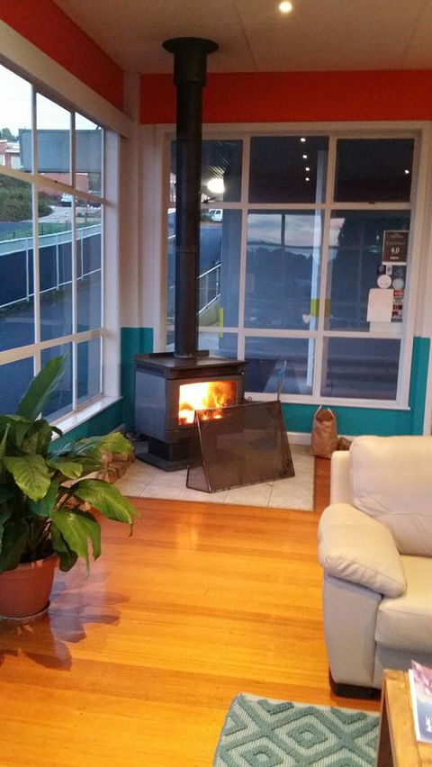 Waterfront Lodge Motel - Internet Find 34