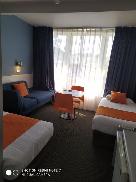 Waterfront Lodge Motel - Internet Find 2