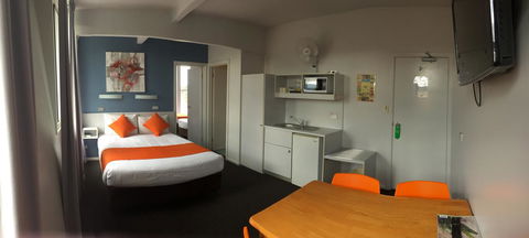 Waterfront Lodge Motel - Internet Find 35