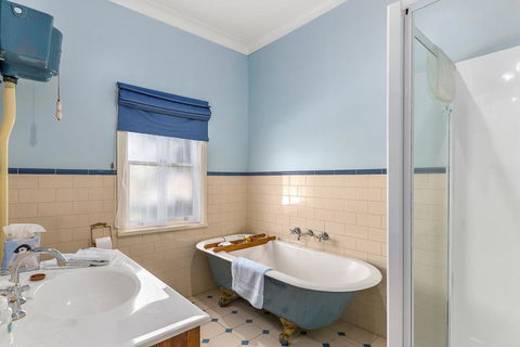 Cambridge House Bed & Breakfast - Internet Find 16