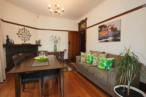 Moonah Central Apartments And Holiday Homes - Internet Find 13