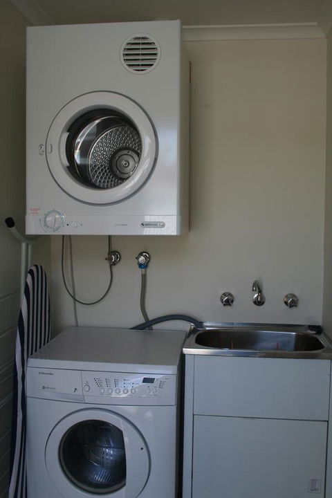 Moonah Central Apartments And Holiday Homes - Internet Find 31