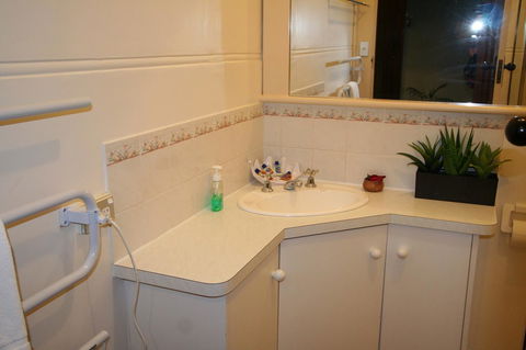 Moonah Central Apartments And Holiday Homes - Internet Find 1