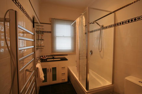 Moonah Central Apartments And Holiday Homes - Internet Find 42