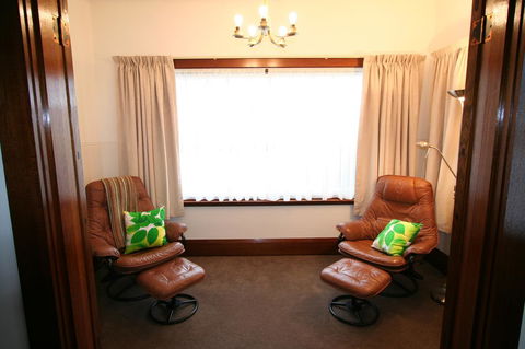 Moonah Central Apartments And Holiday Homes - Internet Find 25