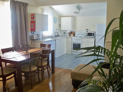 Moonah Central Apartments And Holiday Homes - Internet Find 38