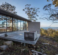 Rocky Hills Retreat - Internet Find