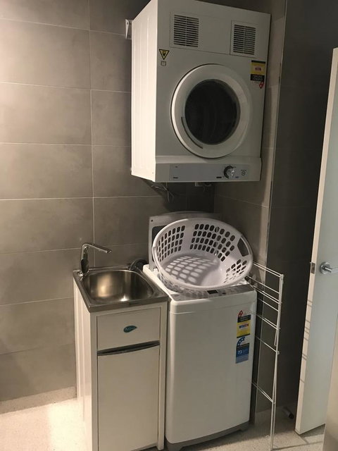 Risdon Brook Hotel - Internet Find 8