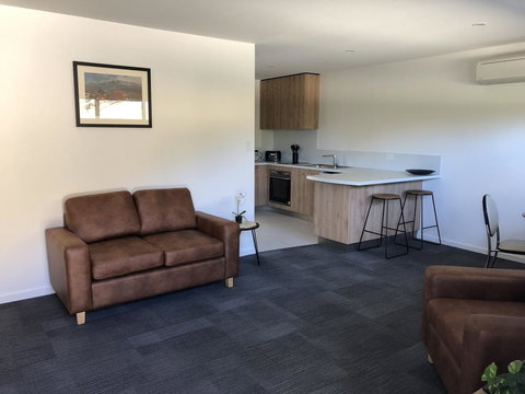 Risdon Brook Hotel - Internet Find 15