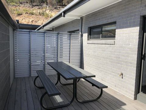 Risdon Brook Hotel - Internet Find 9