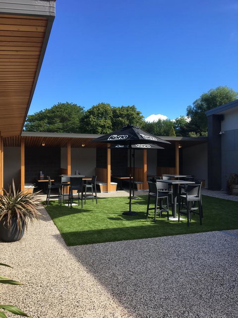 Risdon Brook Hotel - Internet Find 5