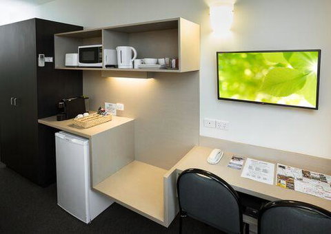 Shoreline Hotel - Internet Find 35