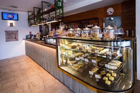 Shoreline Hotel - Internet Find 5