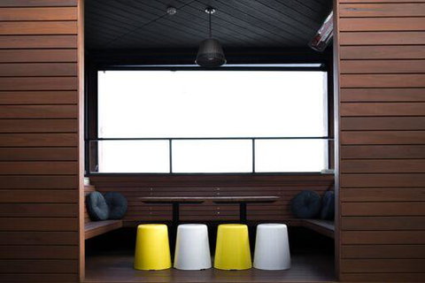 Shoreline Hotel - Internet Find 1