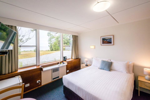 Pedder Wilderness Lodge - Internet Find 2