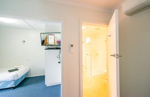 Pedder Wilderness Lodge - Internet Find 1