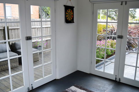 Lyttleton Cottage - Internet Find 24