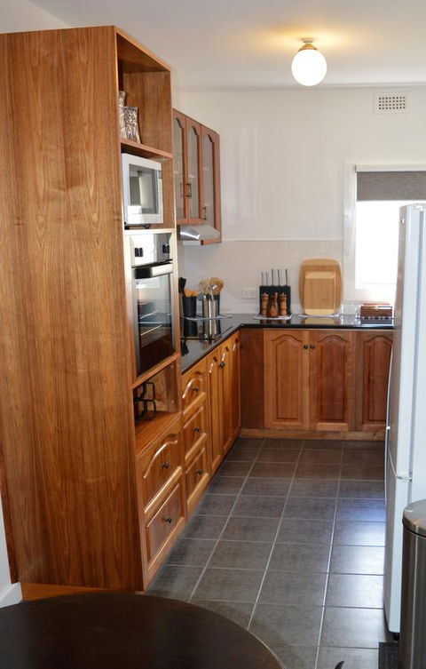Lyttleton Cottage - Internet Find 2