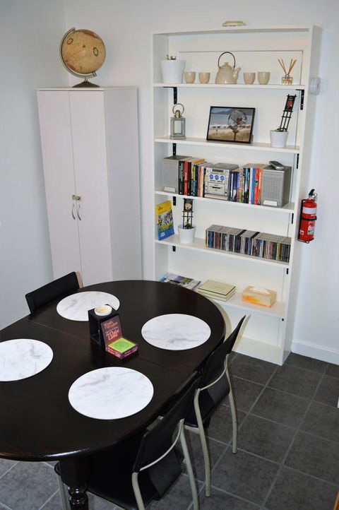 Lyttleton Cottage - Internet Find 12