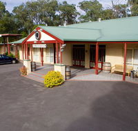 Sanctuary House Resort Motel - Internet Find