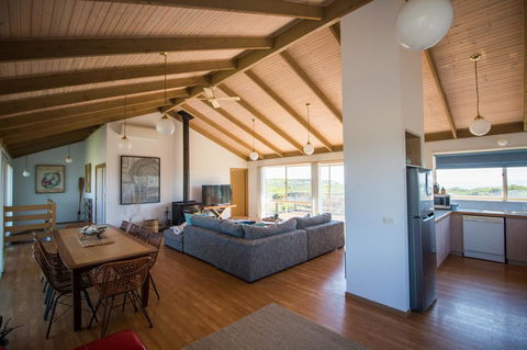 Sunsets On Martyrs Beach House - Ocean Views - Internet Find 3