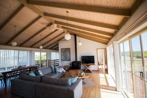 Sunsets On Martyrs Beach House - Ocean Views - Internet Find 2