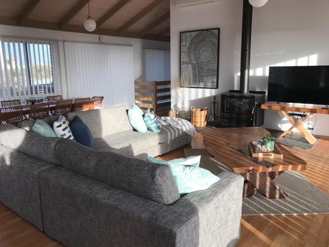 Sunsets On Martyrs Beach House - Ocean Views - Internet Find 10