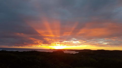 Sunsets On Martyrs Beach House - Ocean Views - Internet Find 25