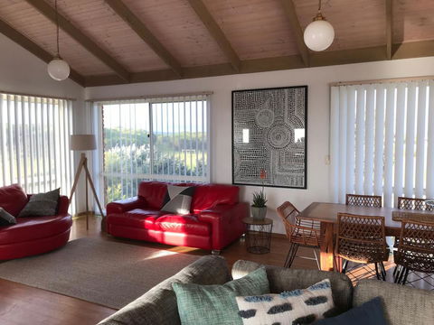 Sunsets On Martyrs Beach House - Ocean Views - Internet Find 11