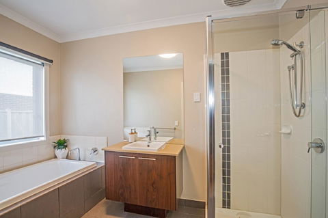 Nautical Rise Torquay - Internet Find 20