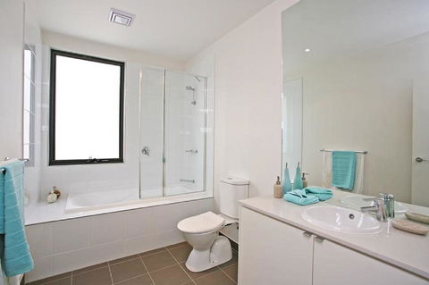 1 Pebble Place - Internet Find 7