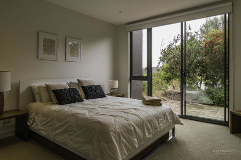 1 Pebble Place - Internet Find 11