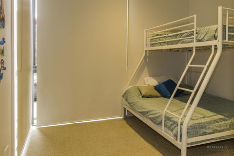 1 Pebble Place - Internet Find 12
